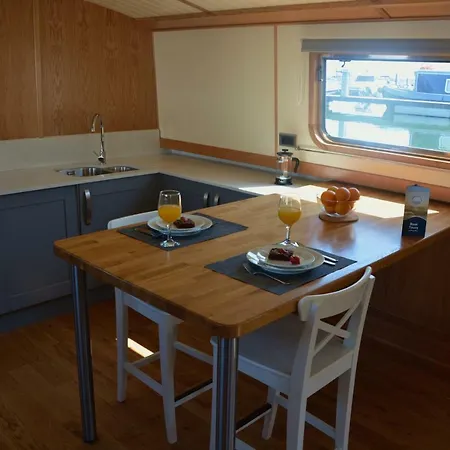 Tagus Marina Bateau-hôtel Lisboa