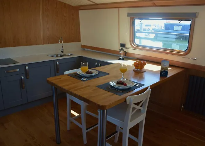 Tagus Marina Bådhotel Lisboa