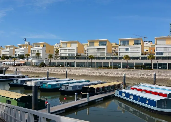 Tagus Marina Bådhotel Lisboa